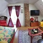 Chez Aurelia - & Table D'hotes Bed and Breakfast